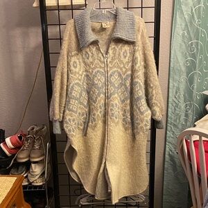 Women's Gray and Blue Knit Coat